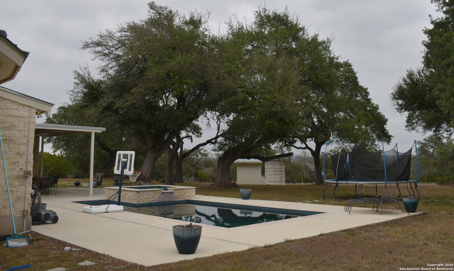 main property photo 11