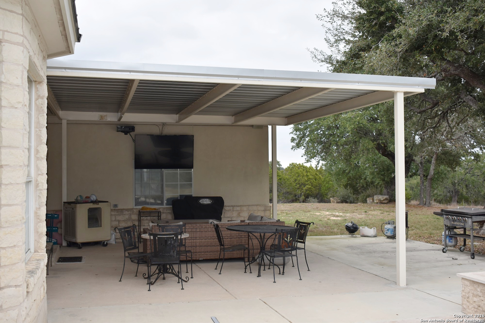 main property photo 13