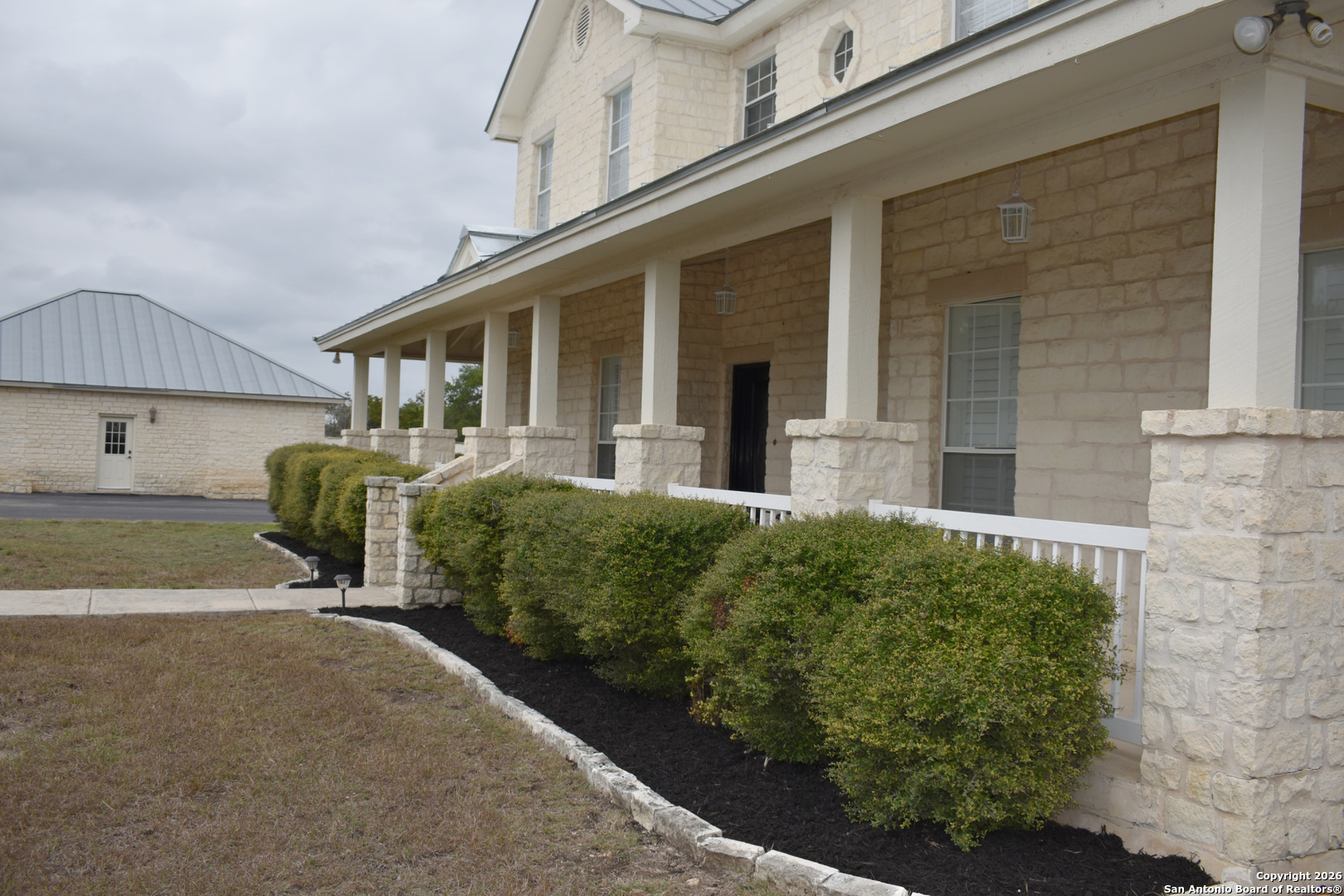 main property photo 6