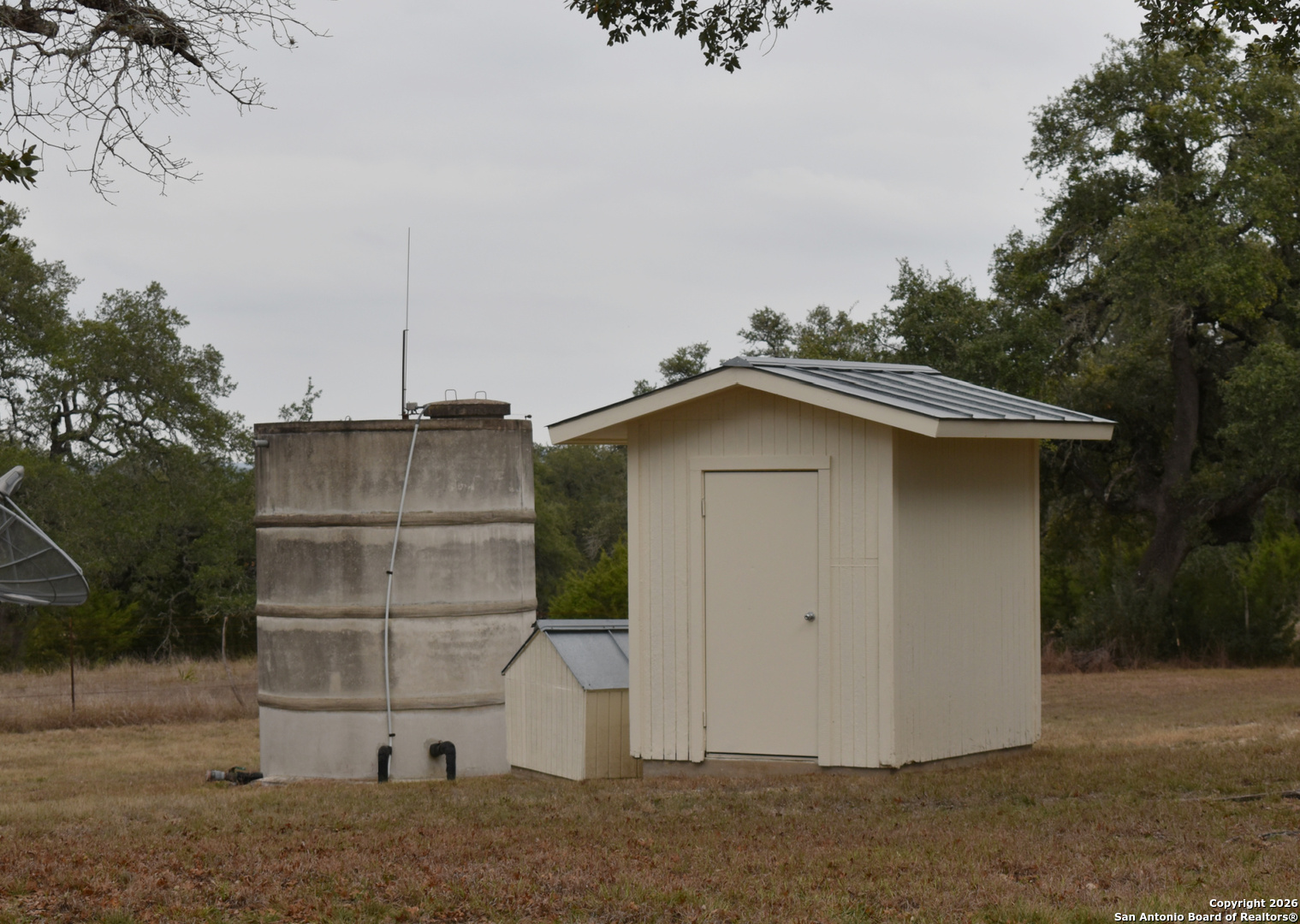 main property photo 9