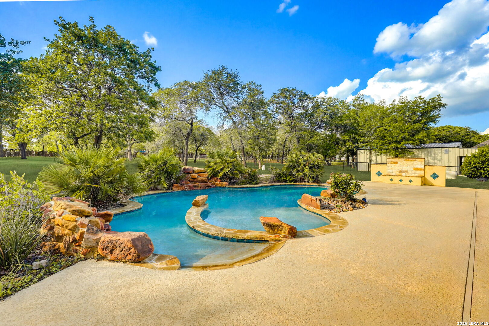 main property photo 23