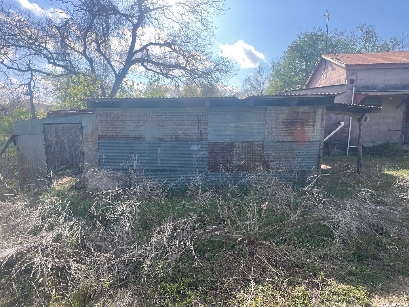 main property photo 10