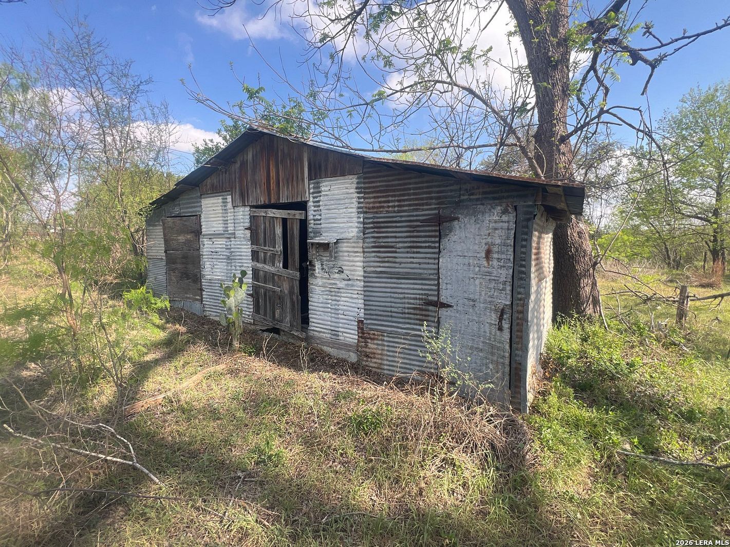 main property photo 8