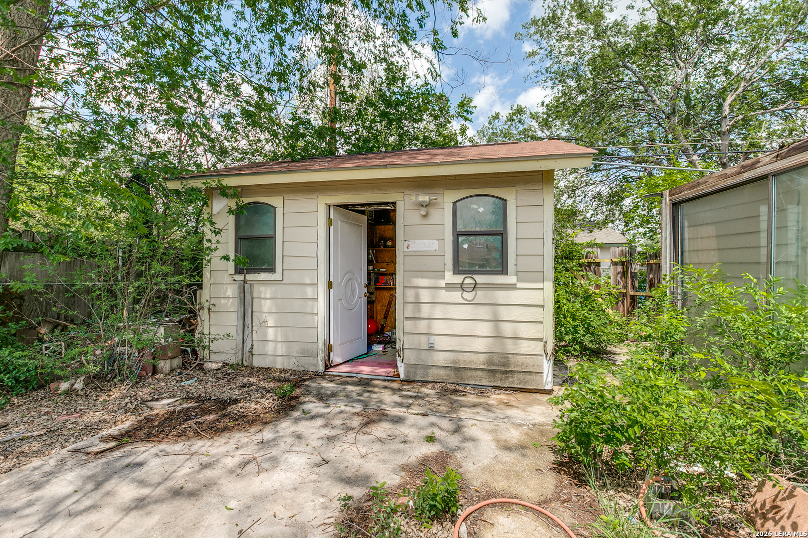 main property photo 33