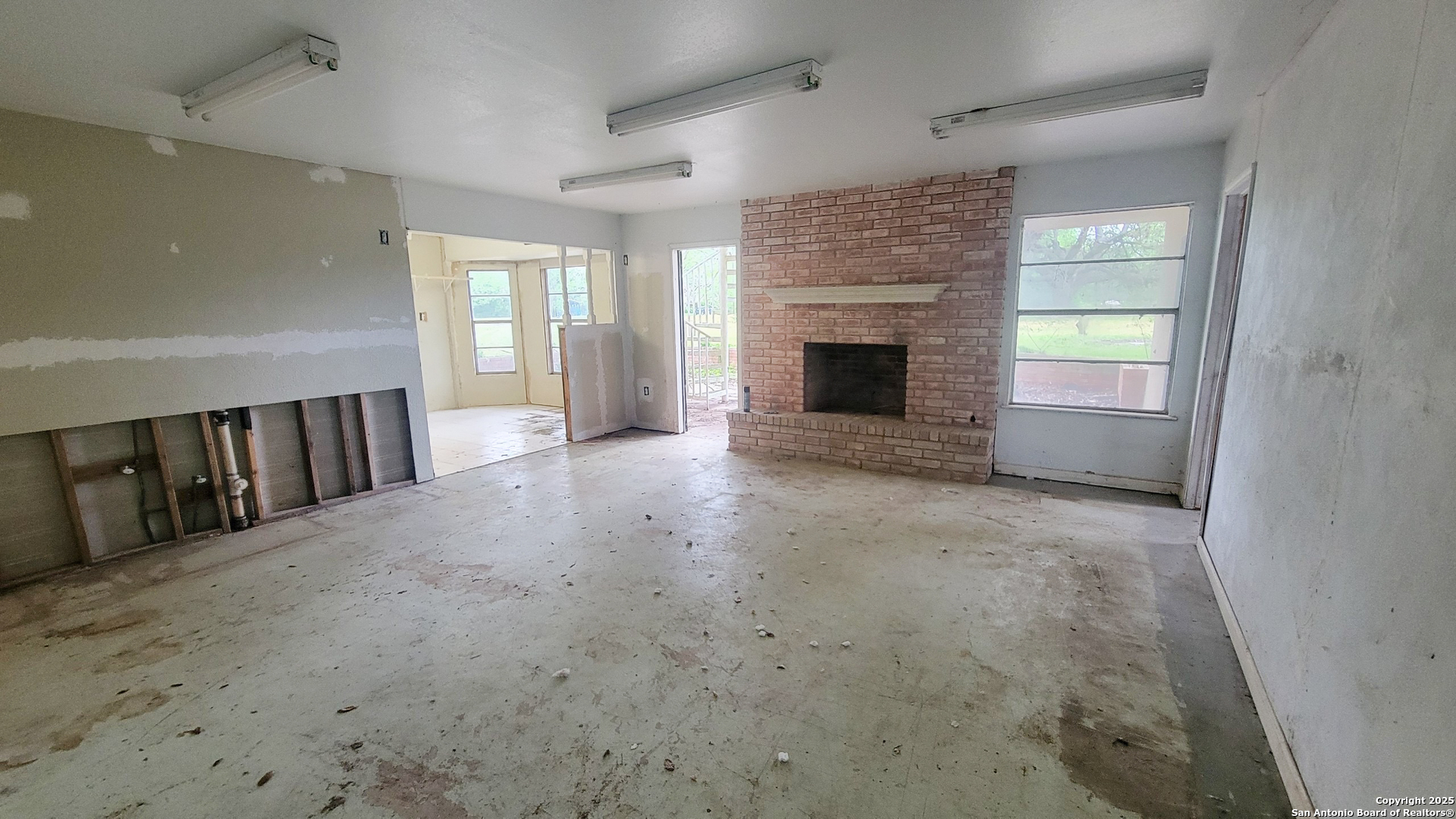 main property photo 12