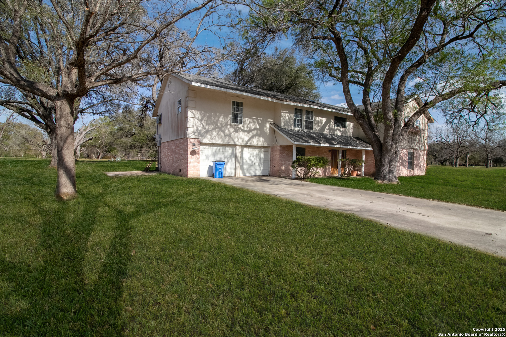 main property photo 5