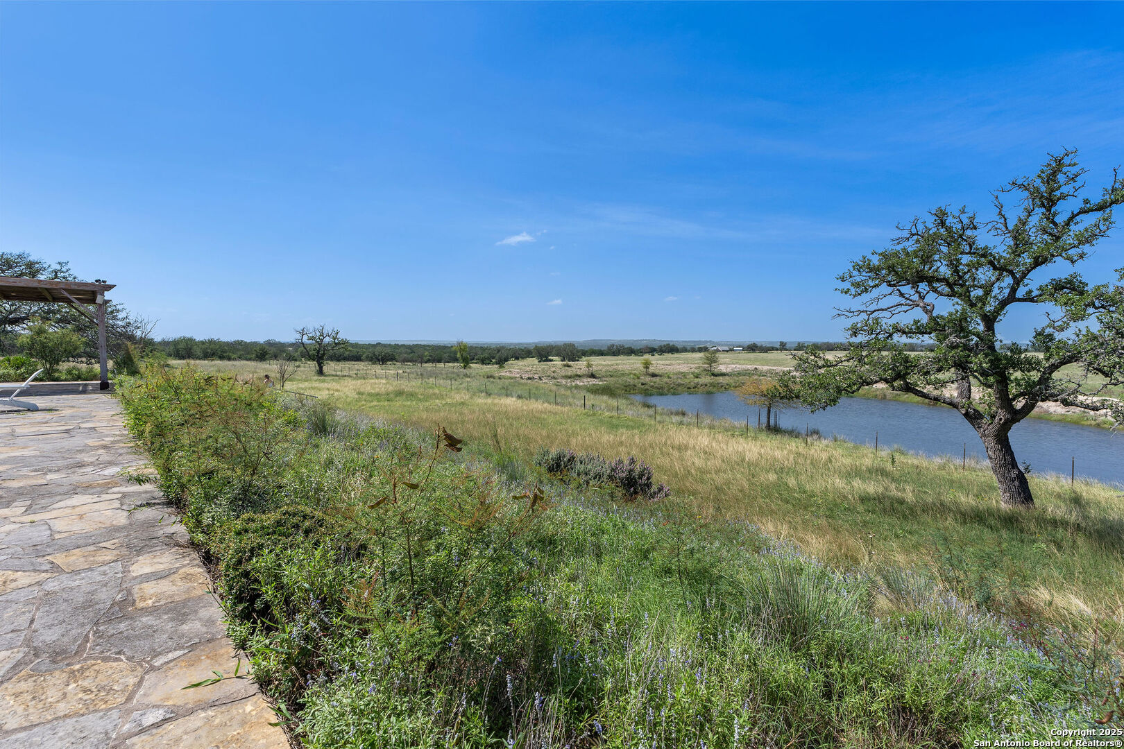 main property photo 18