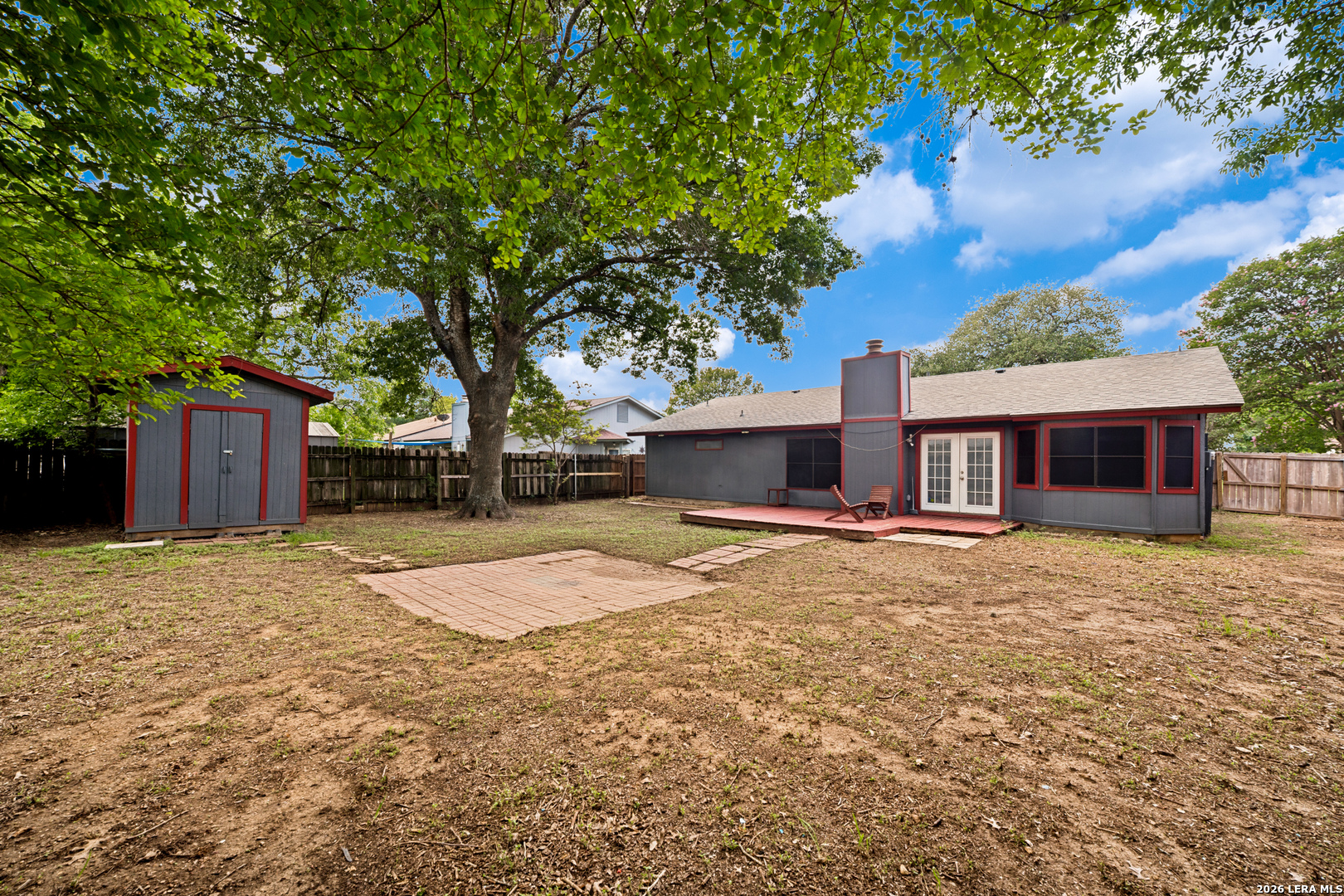 main property photo 11