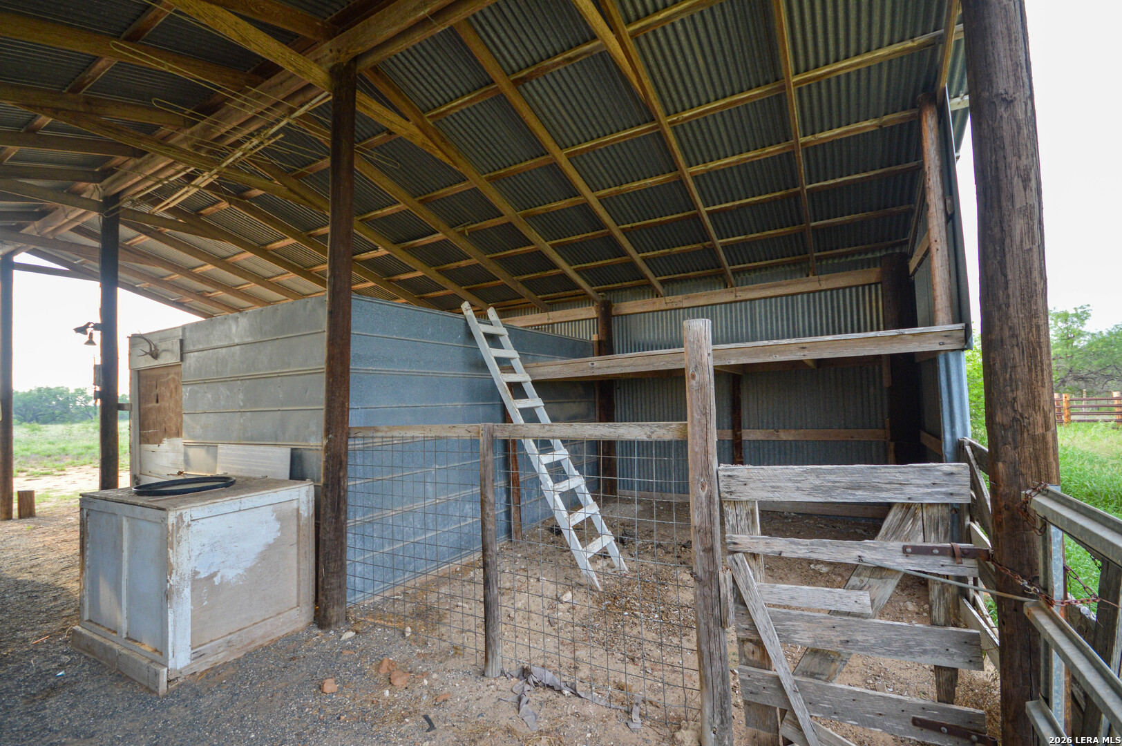 main property photo 22