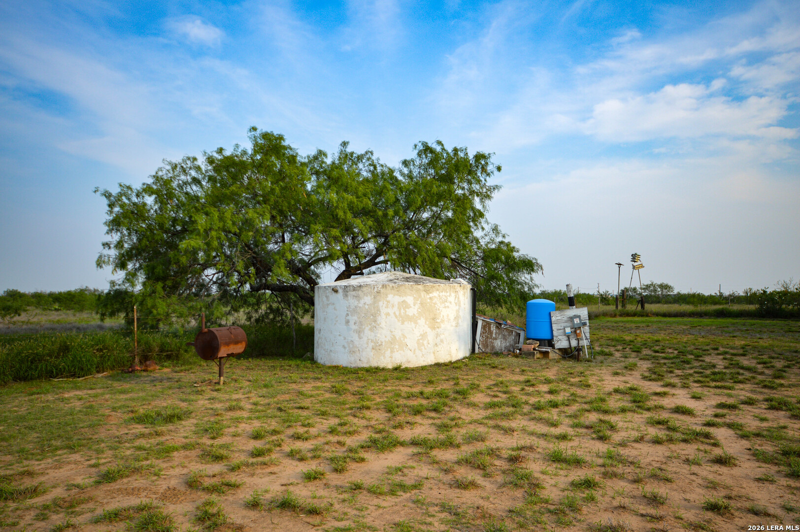 main property photo 28