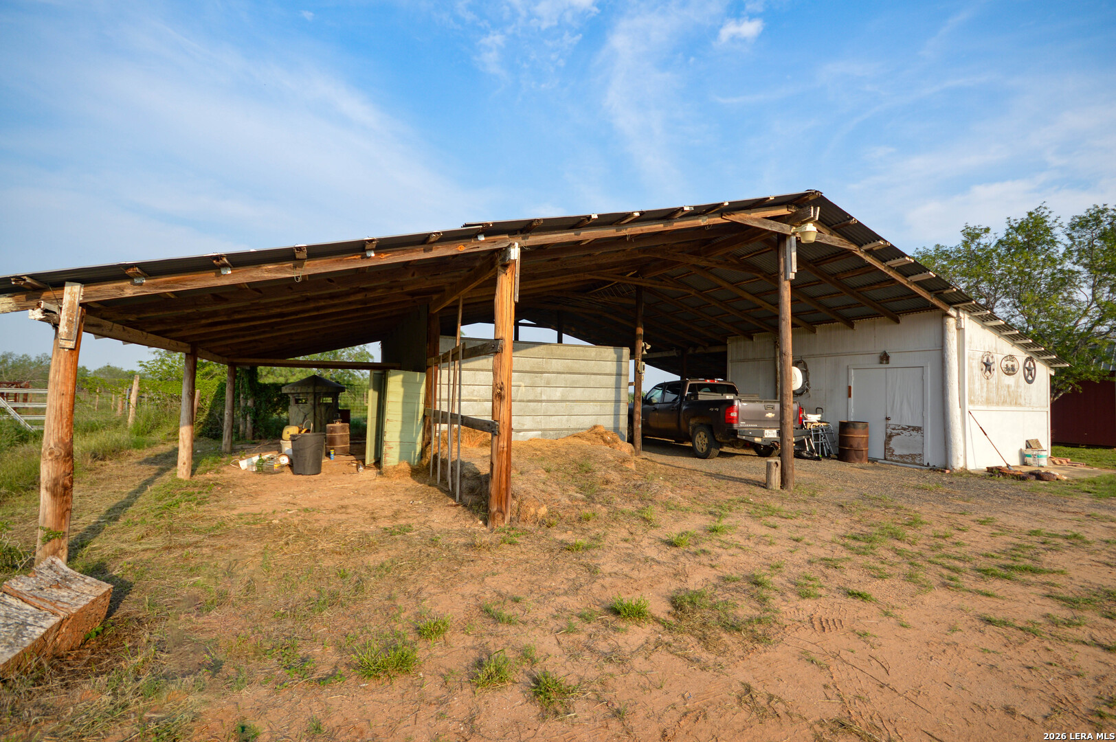 main property photo 30