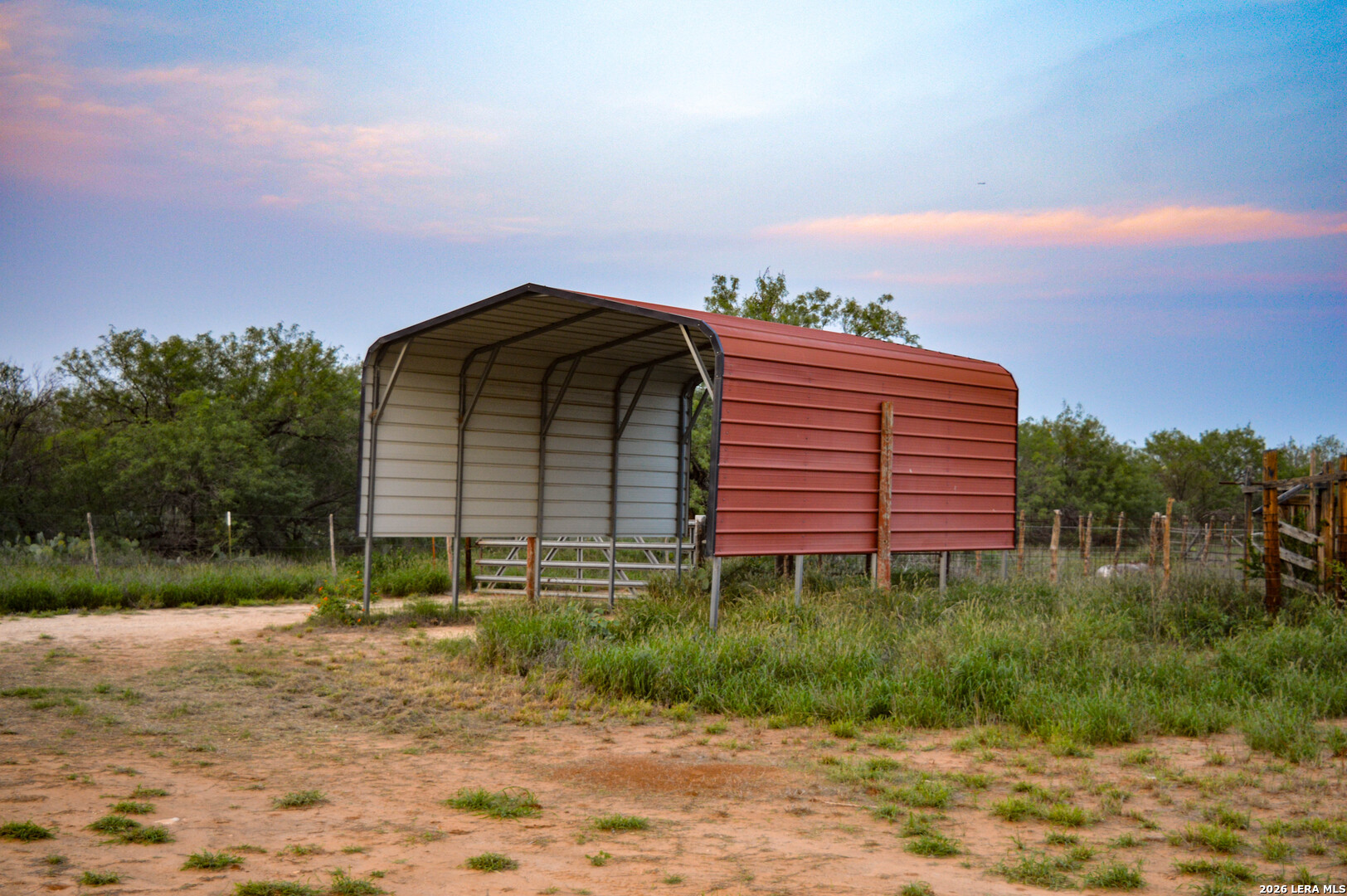 main property photo 31