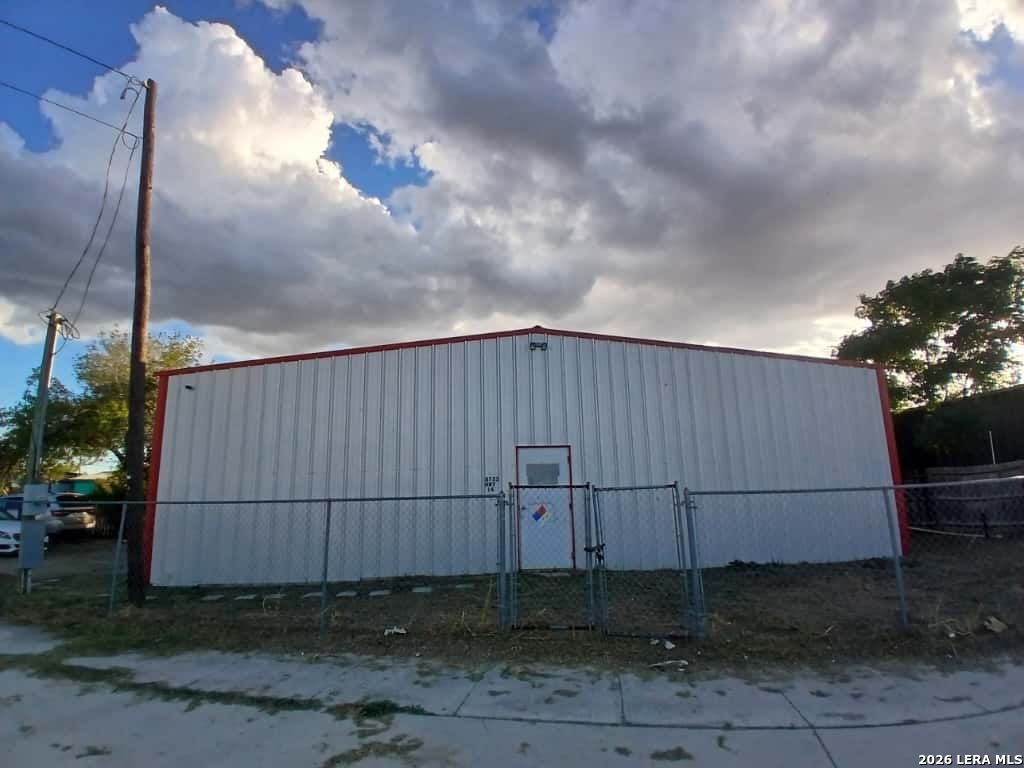 main property photo 2