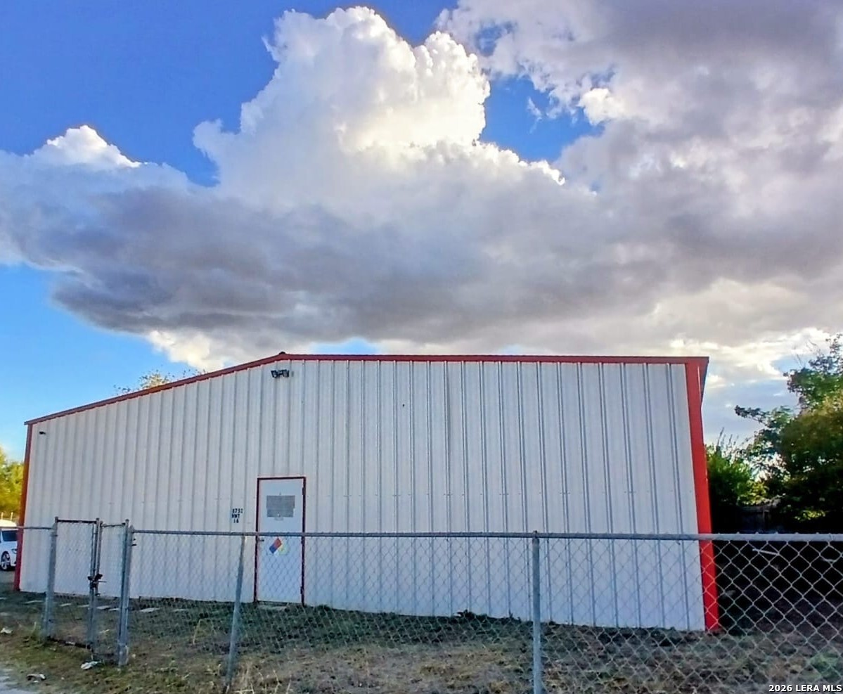 main property photo 4
