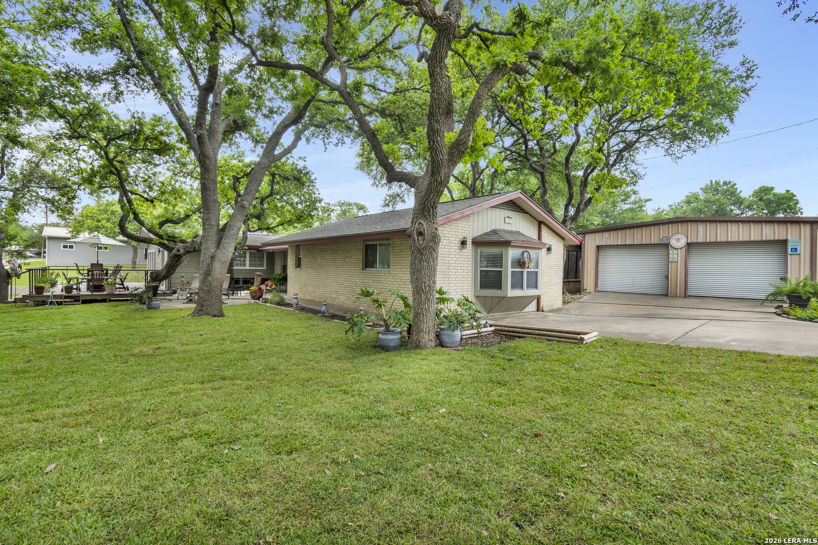 main property photo 40