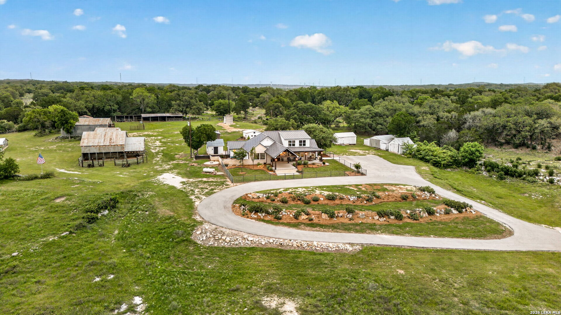 main property photo 37