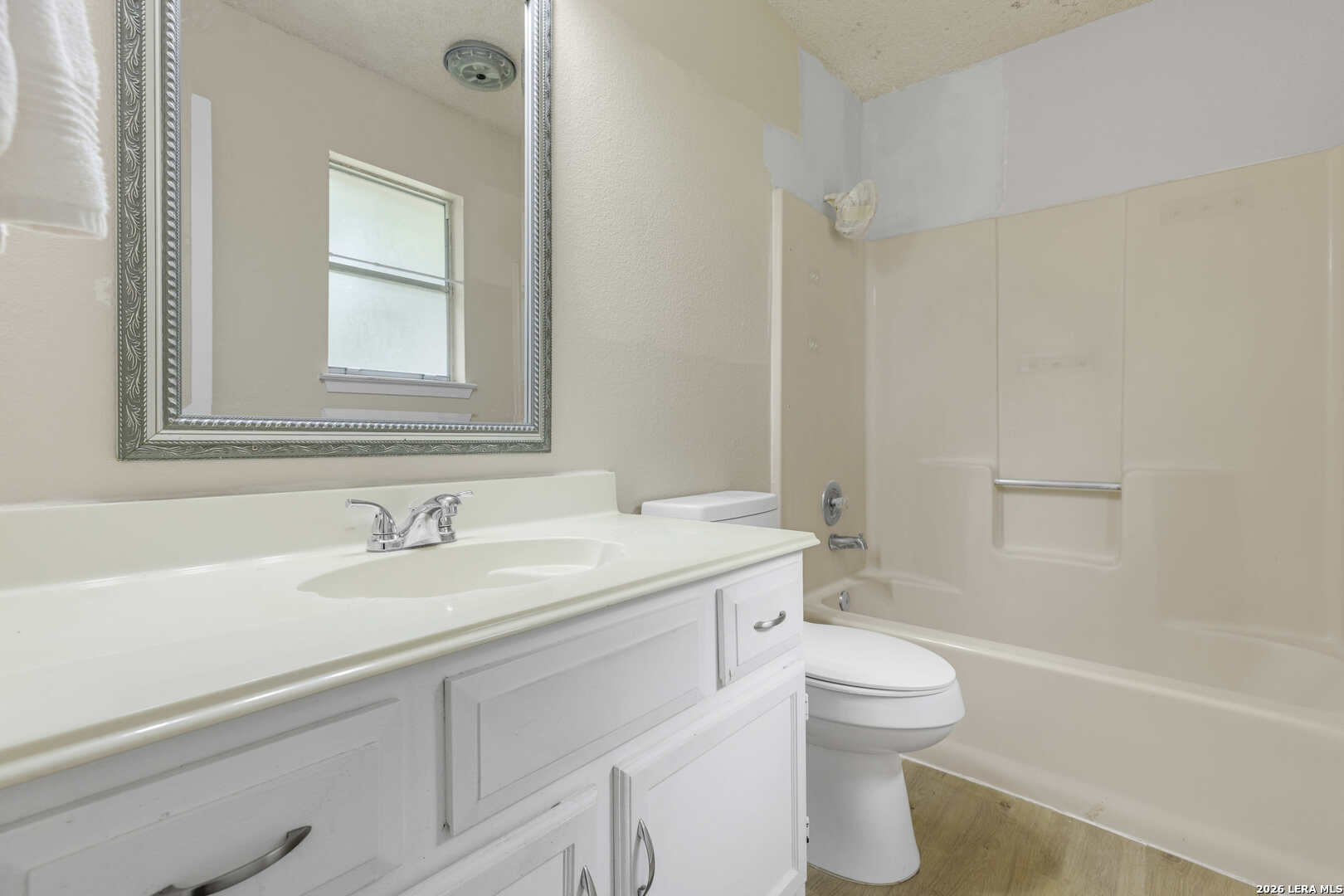 property viewer photo 10
