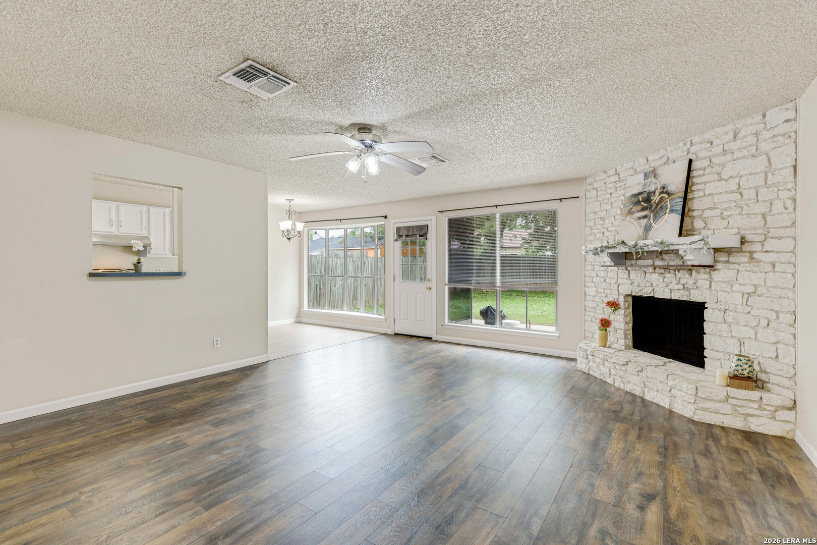 property viewer photo 2