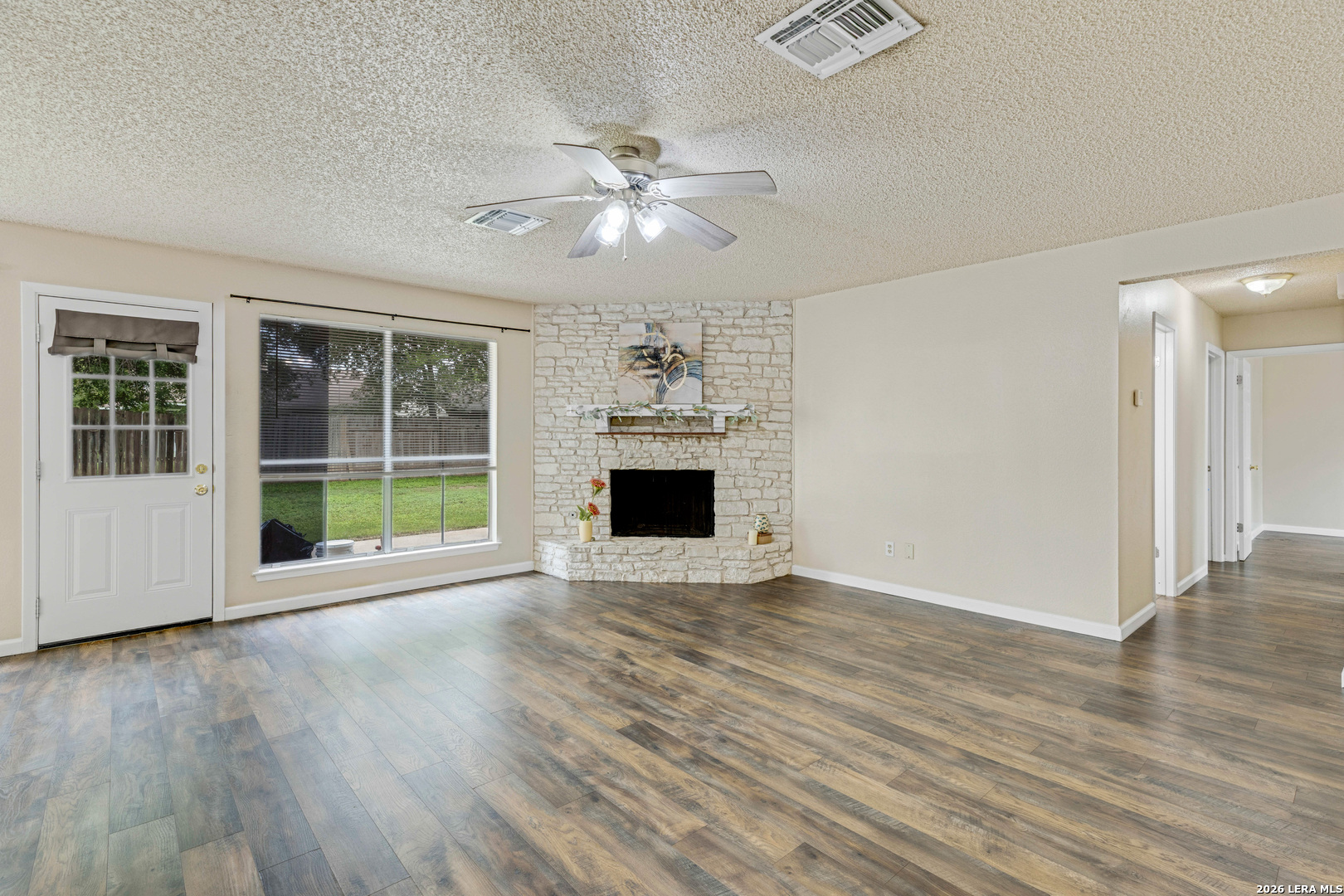 property viewer photo 3