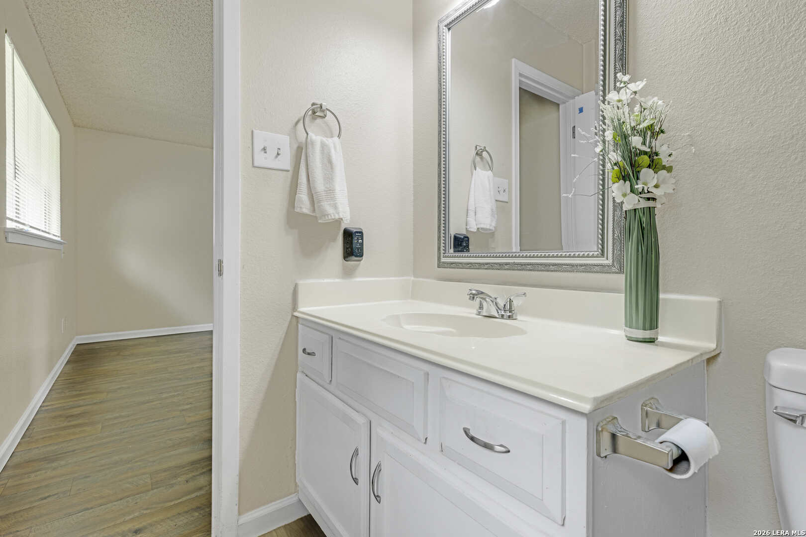 property viewer photo 9