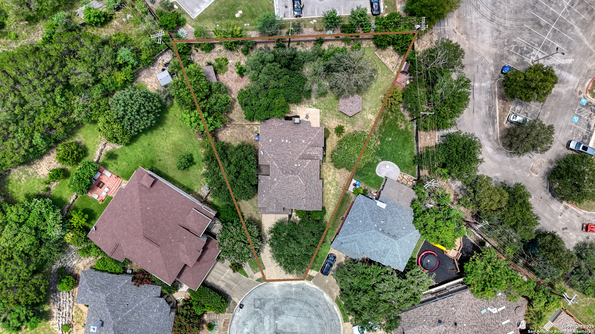 main property photo 41