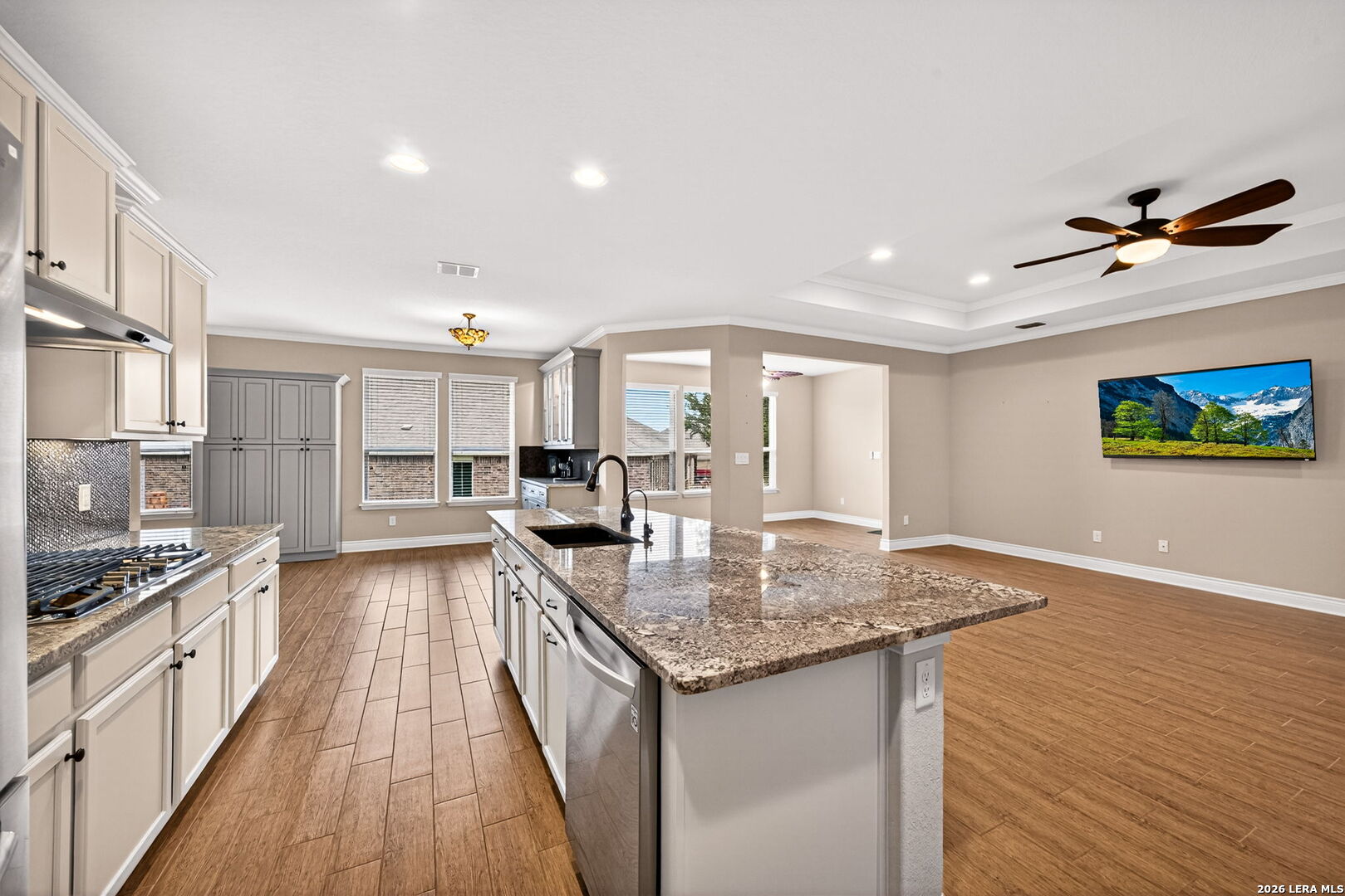 property viewer photo 11