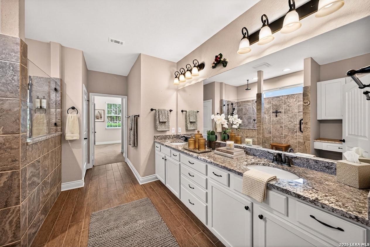 property viewer photo 25