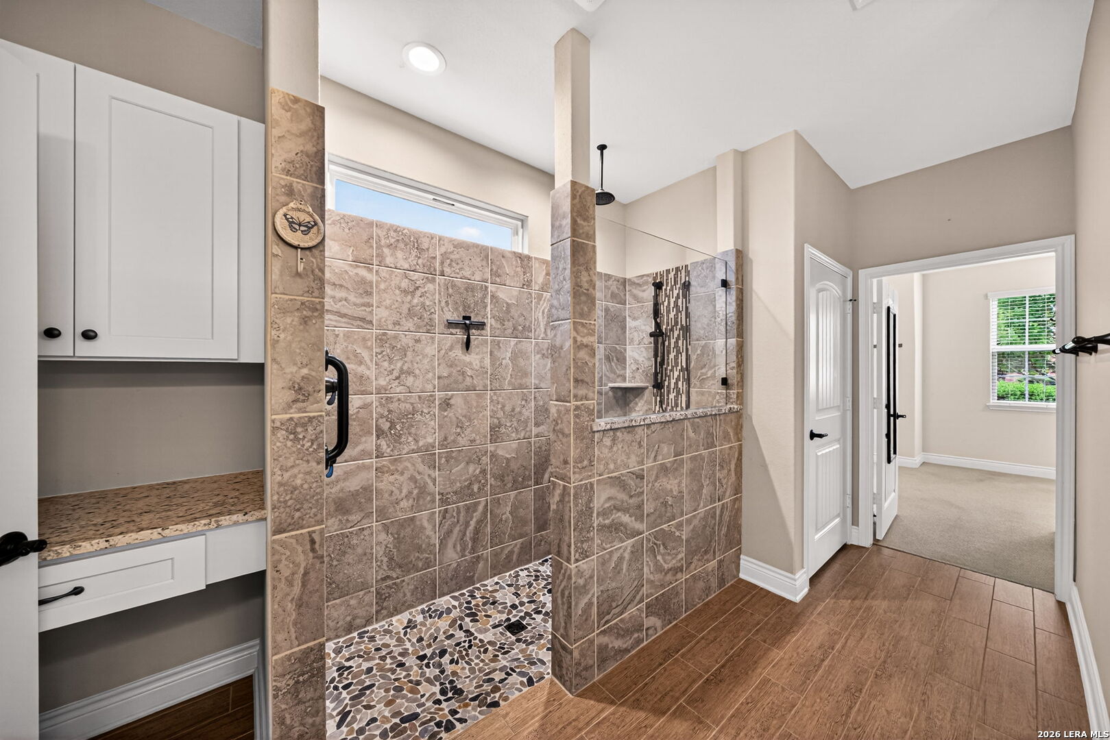 property viewer photo 26