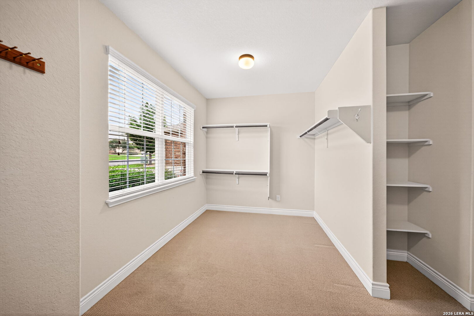 property viewer photo 27