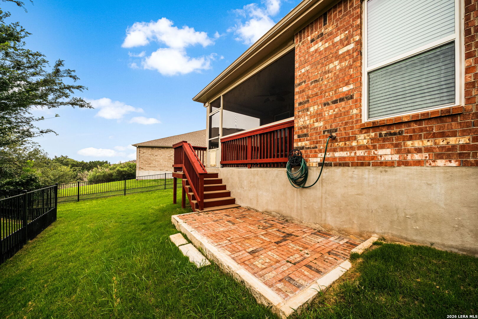 property viewer photo 36
