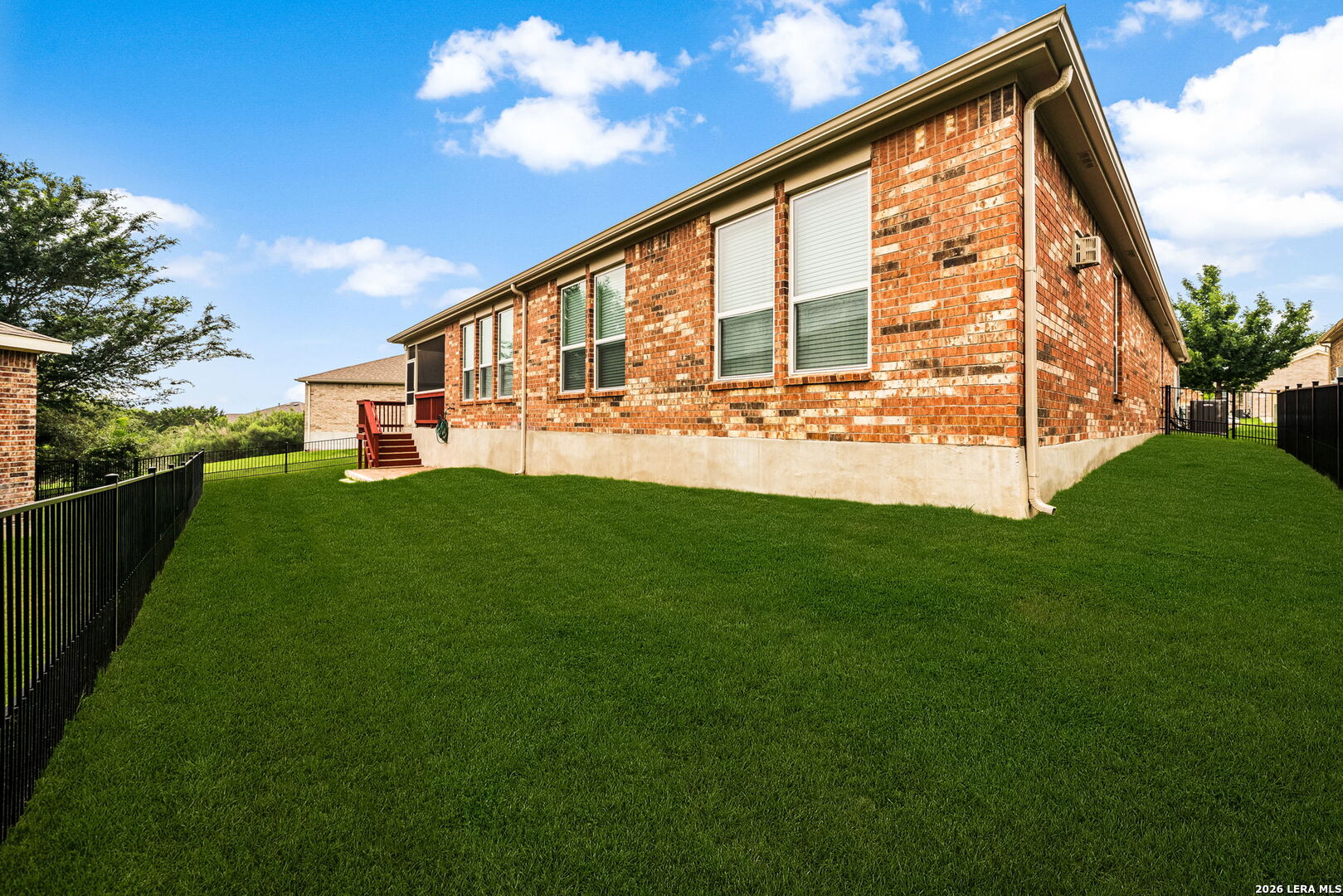 property viewer photo 38