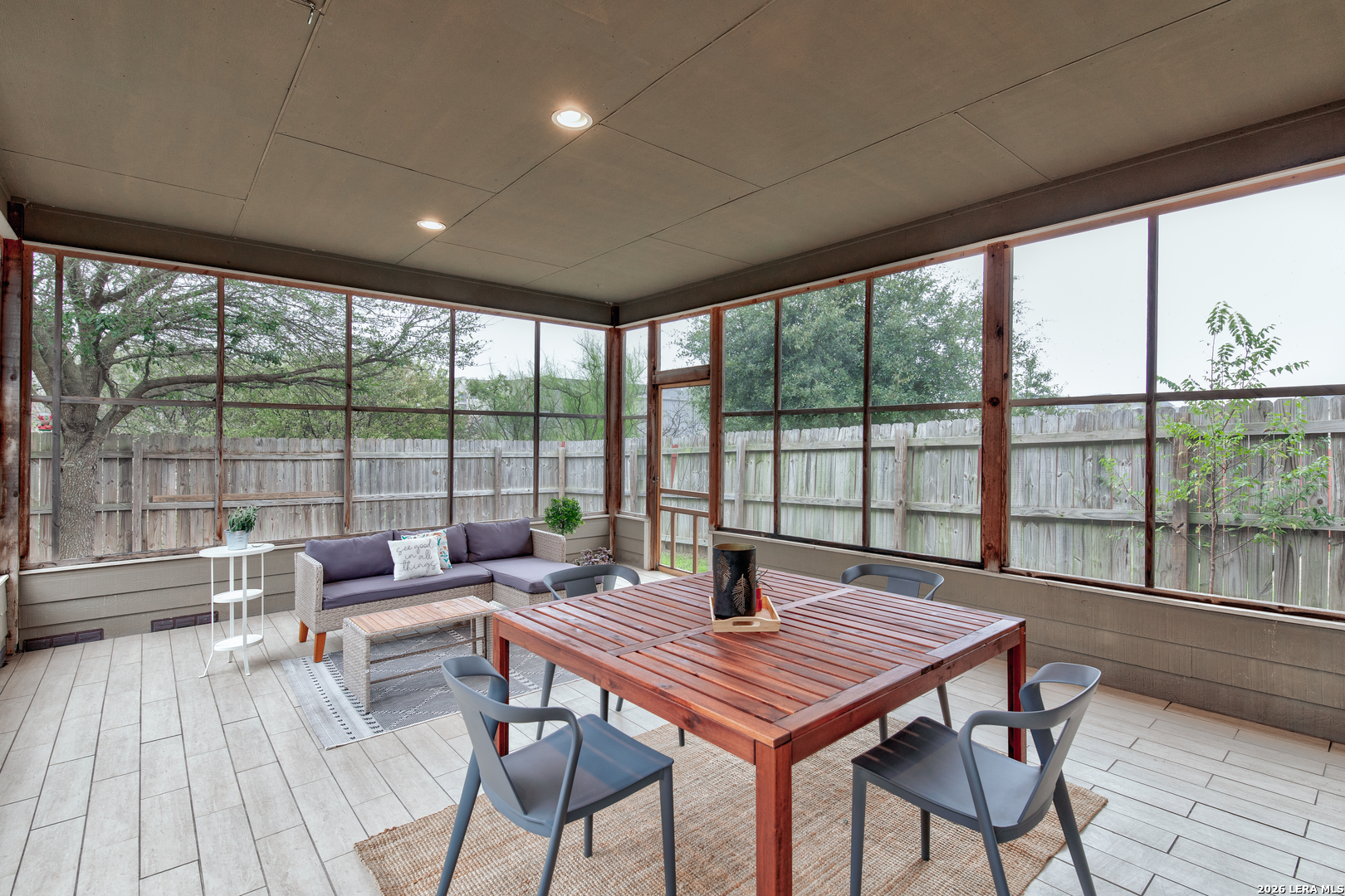 property viewer photo 13