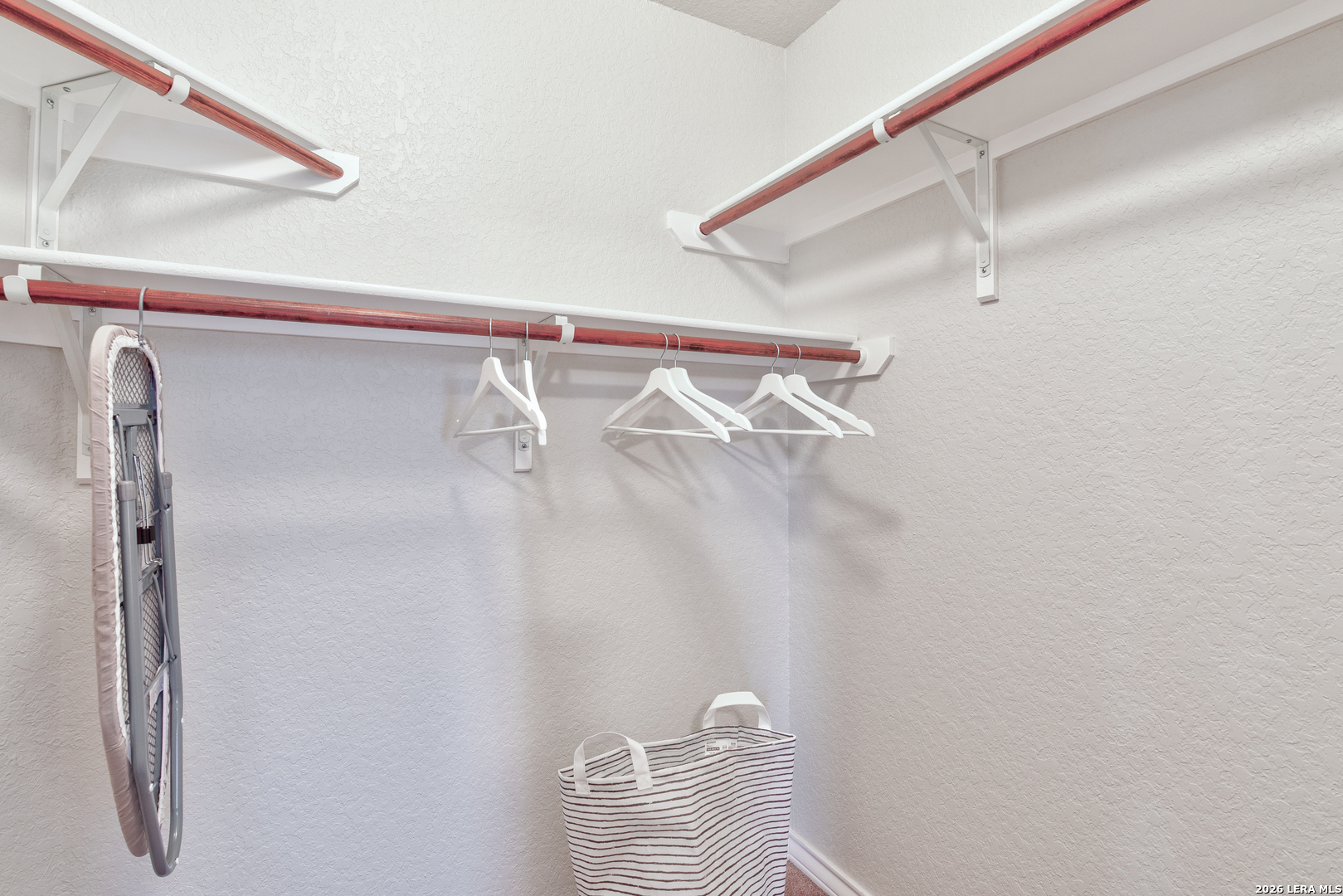property viewer photo 18
