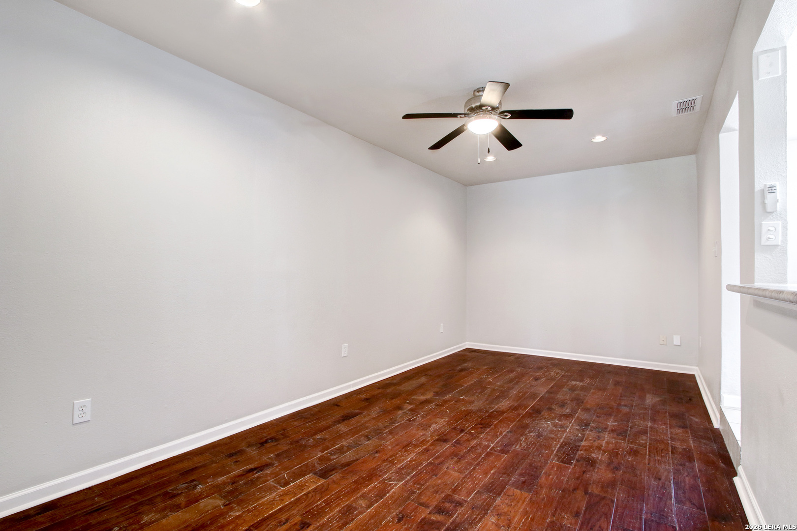 property viewer photo 11