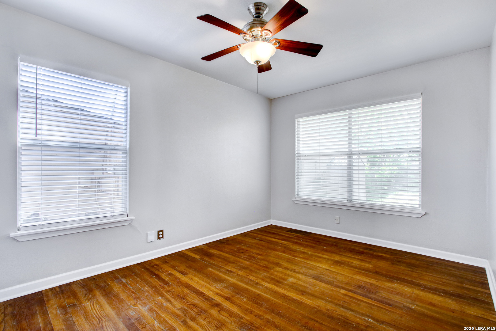 property viewer photo 14