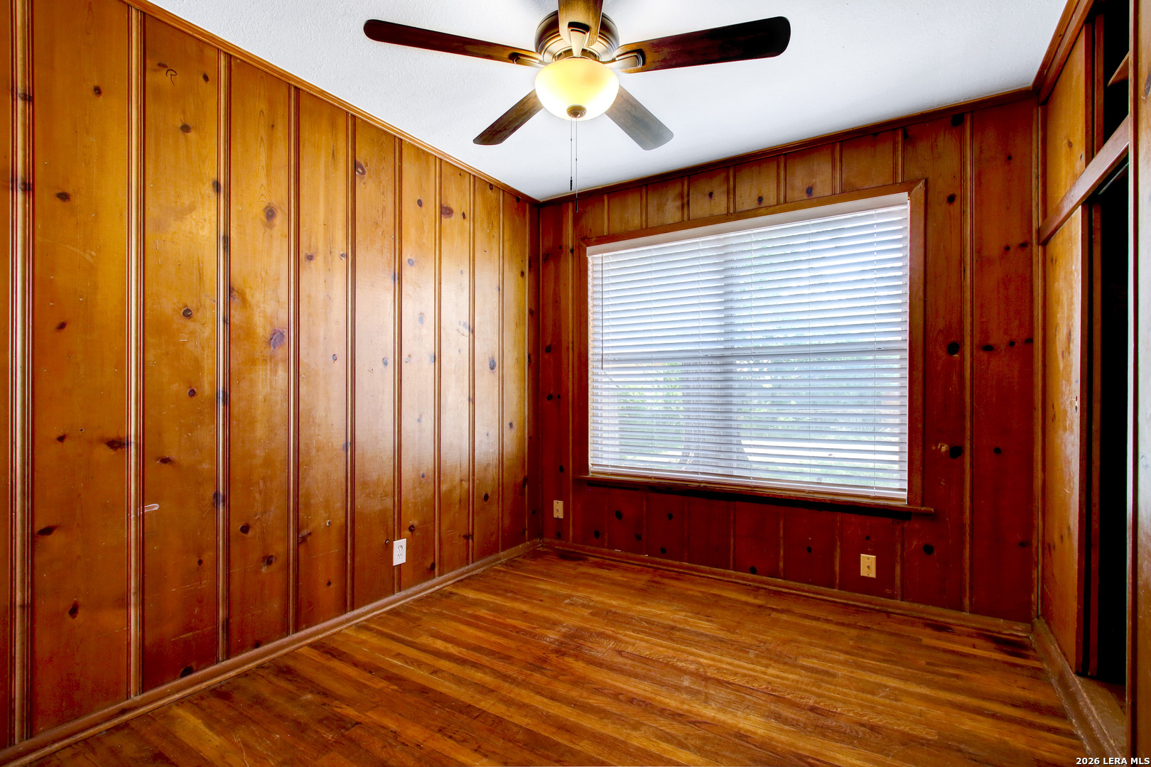 property viewer photo 16