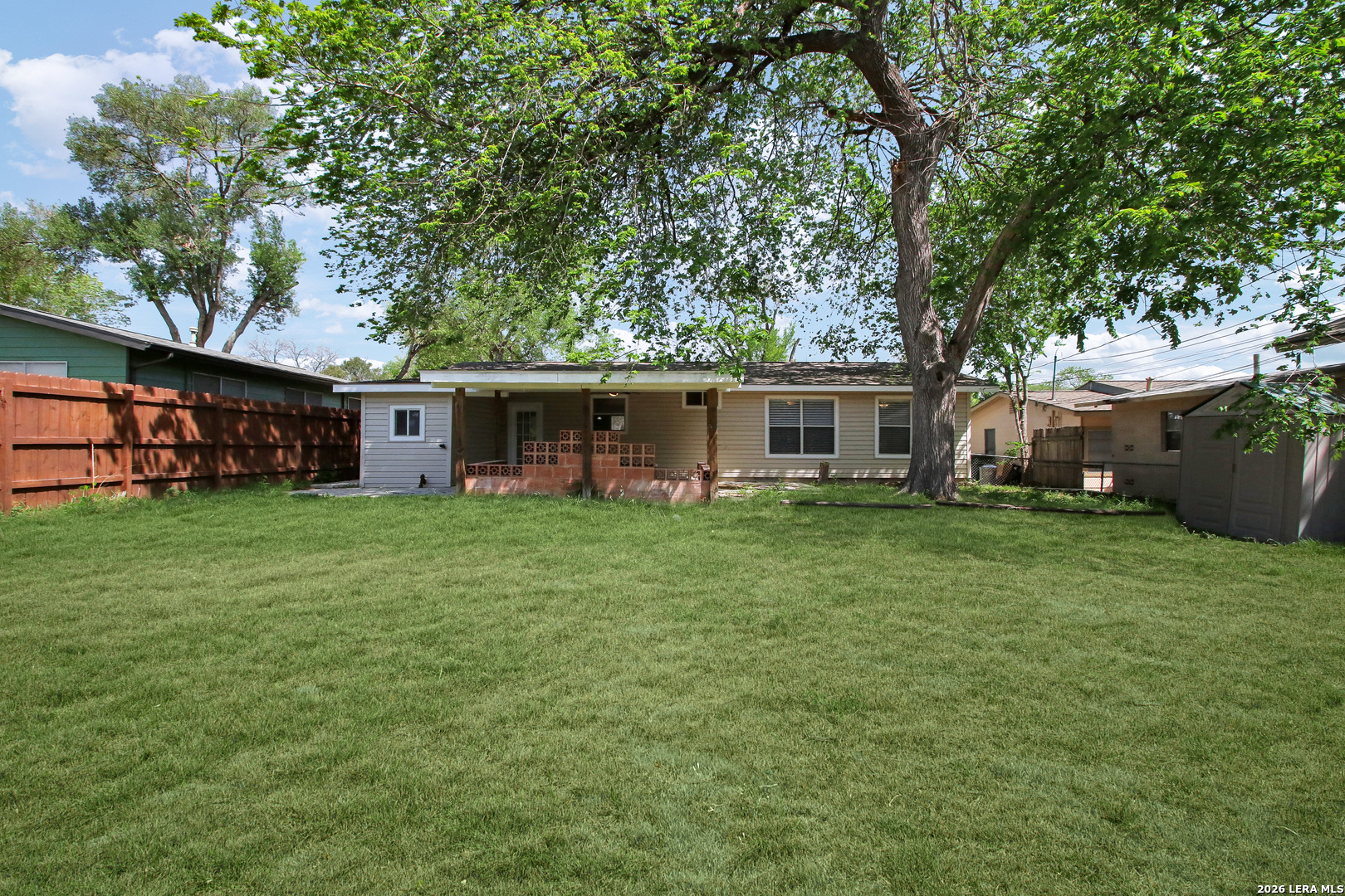 property viewer photo 22