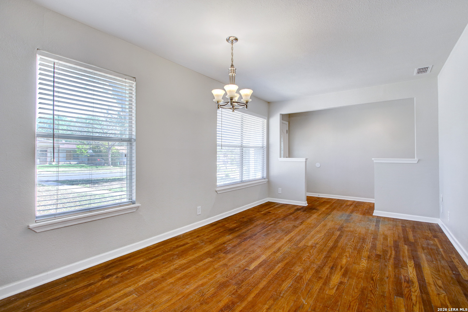 property viewer photo 3