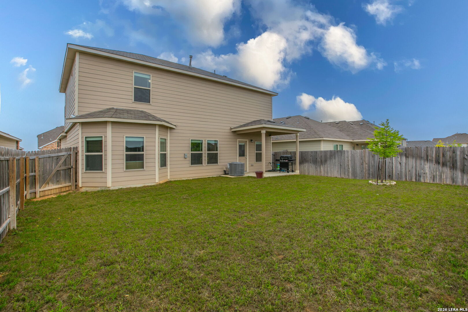 main property photo 32