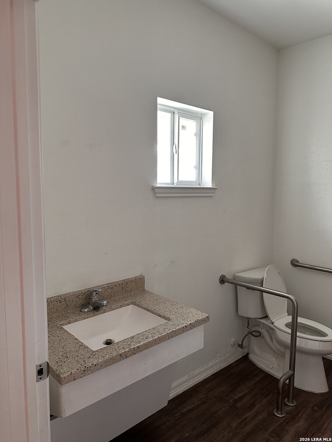 main property photo 25