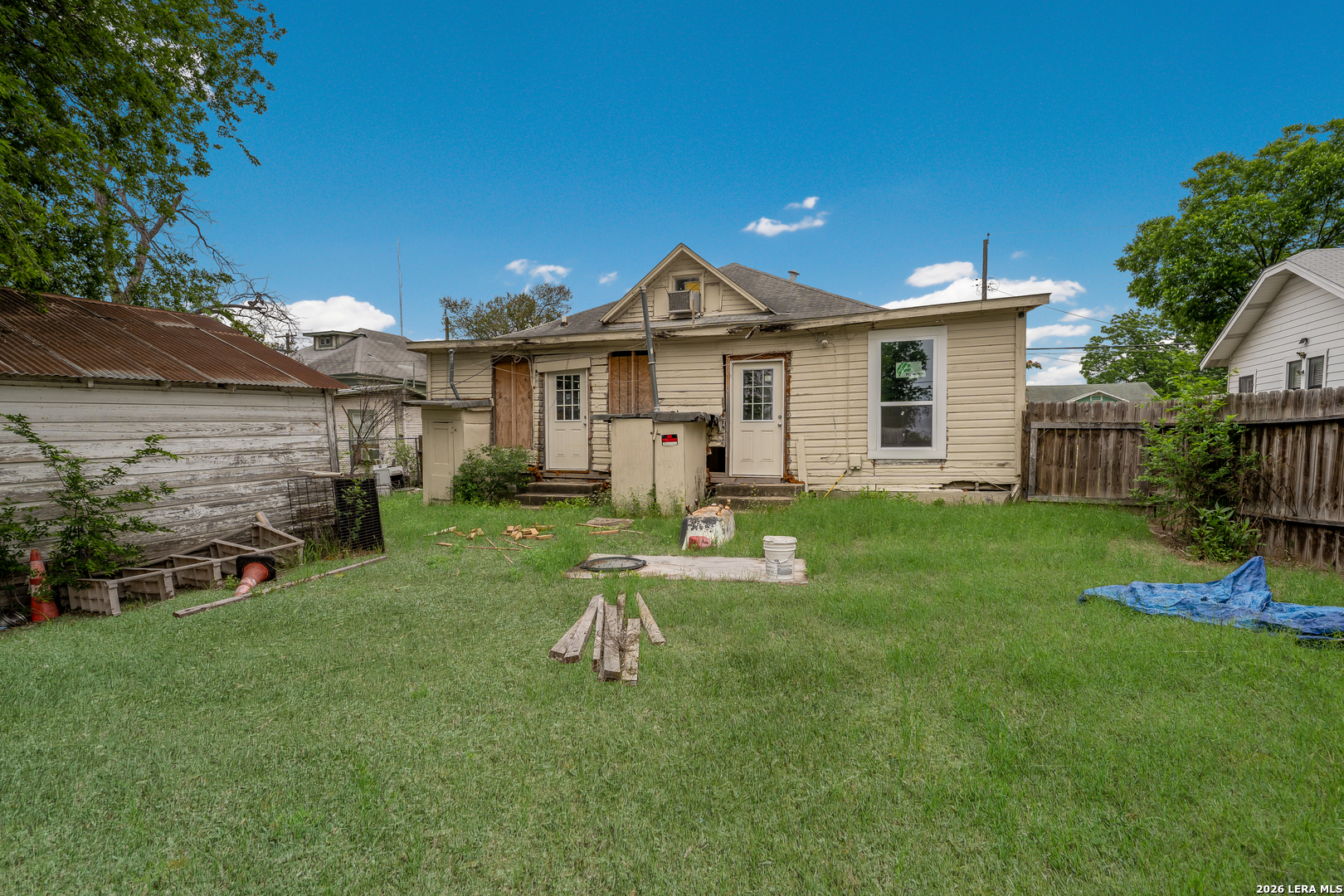 main property photo 32