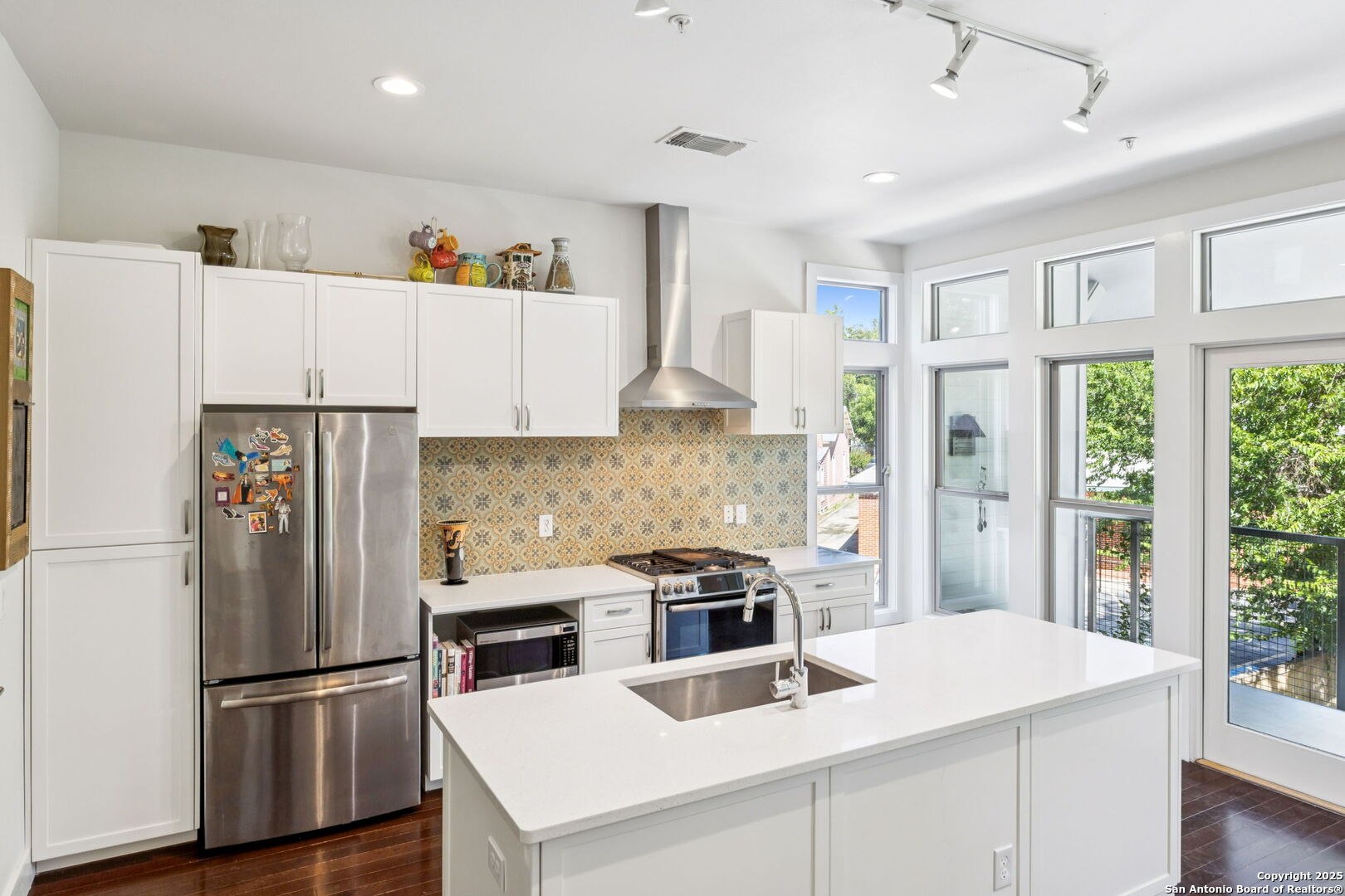main property photo 12