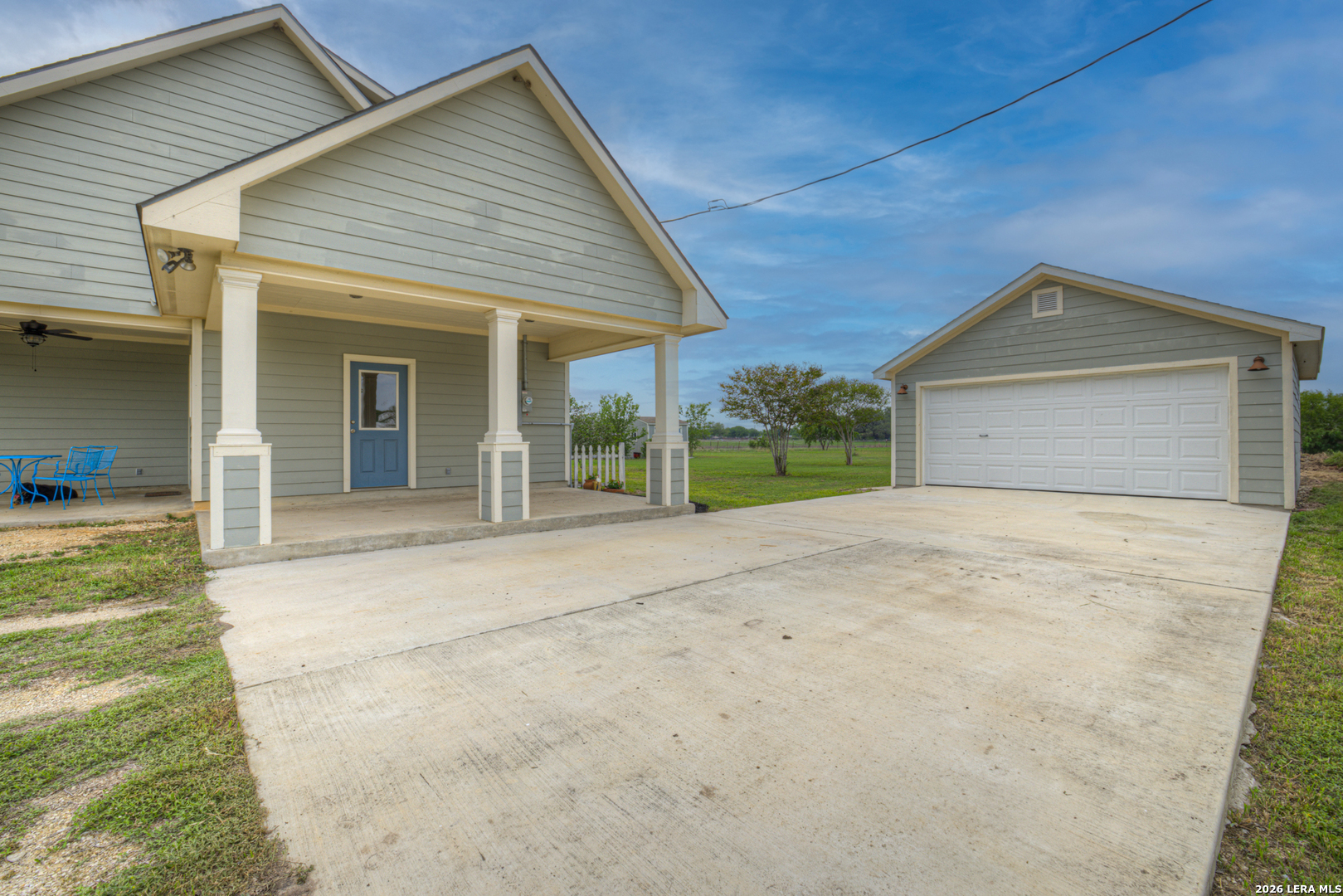 main property photo 28