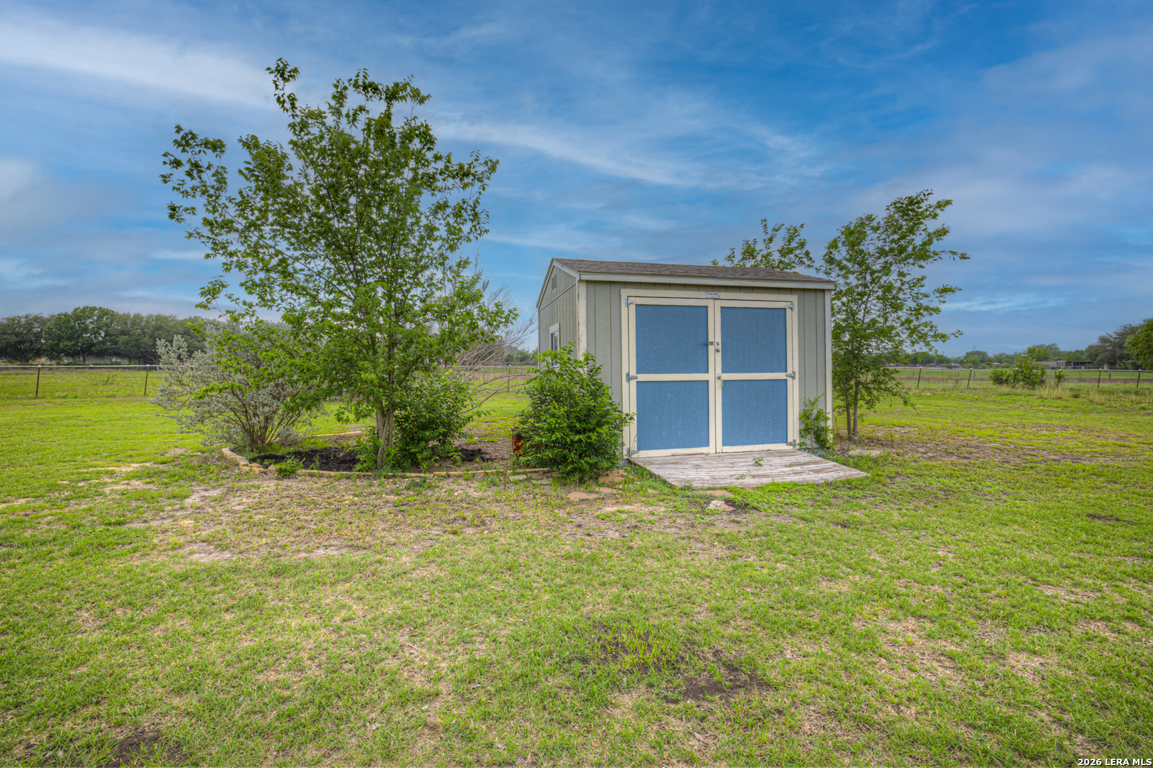 main property photo 30