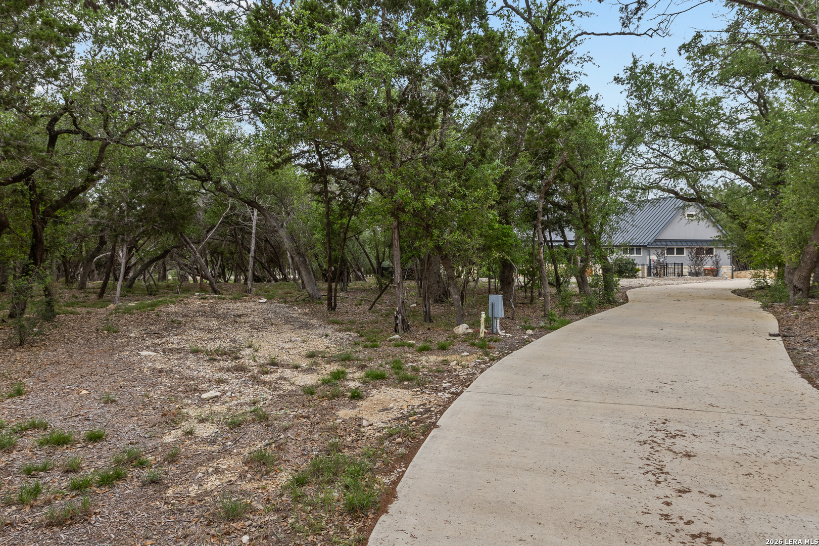 main property photo 39