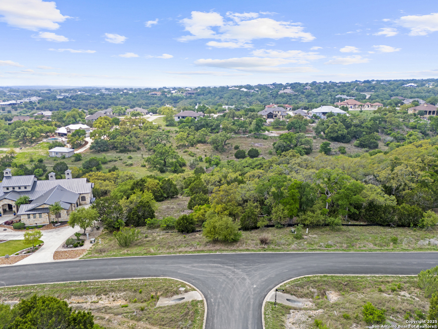 main property photo 11