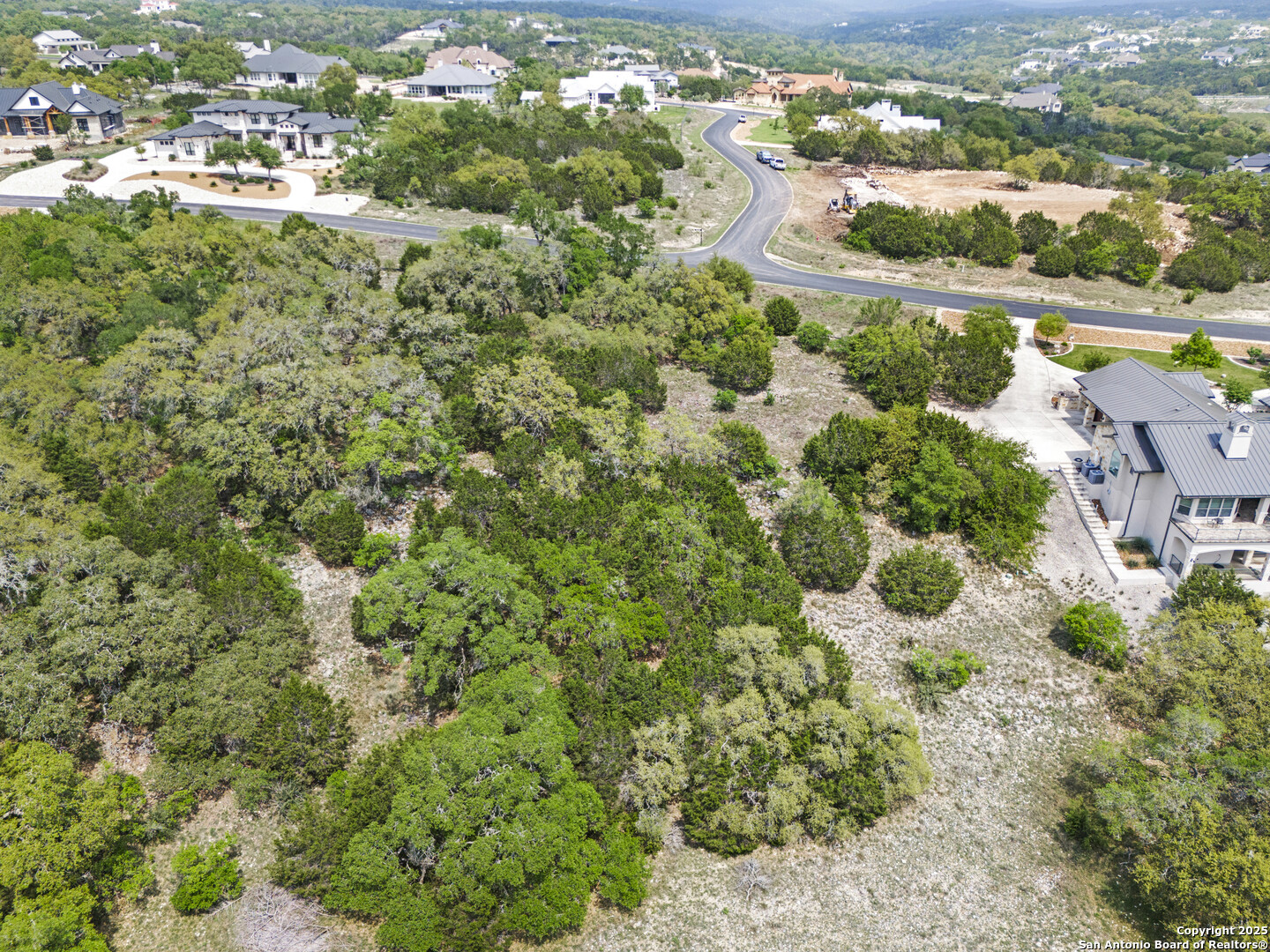 main property photo 18