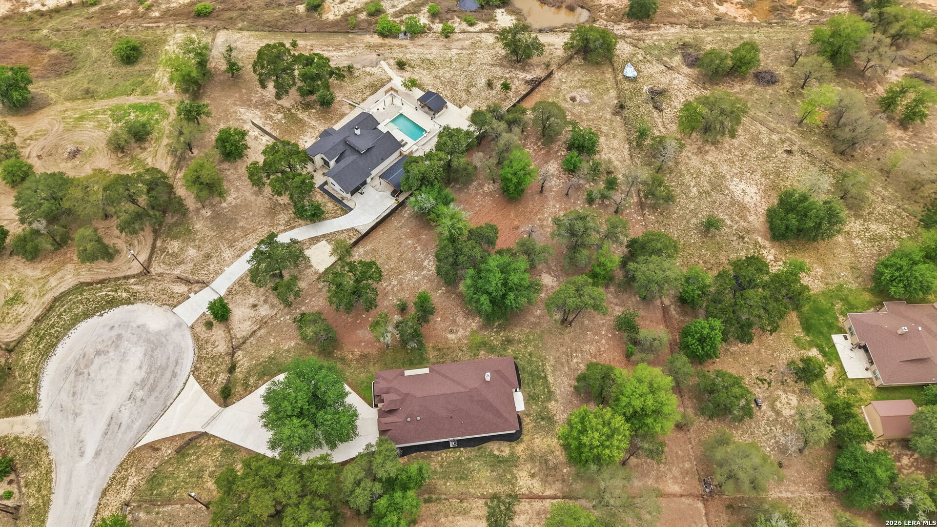 main property photo 45