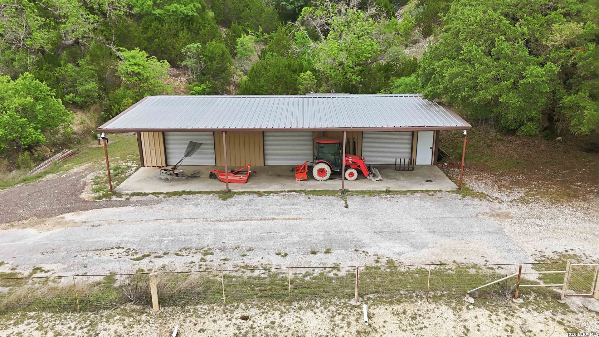main property photo 41