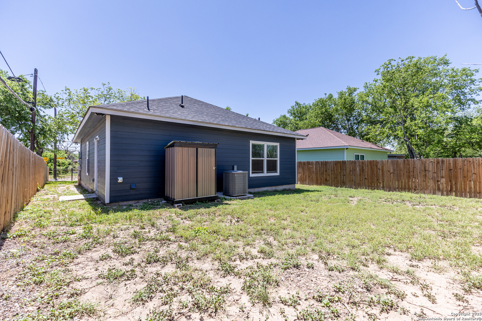 main property photo 23